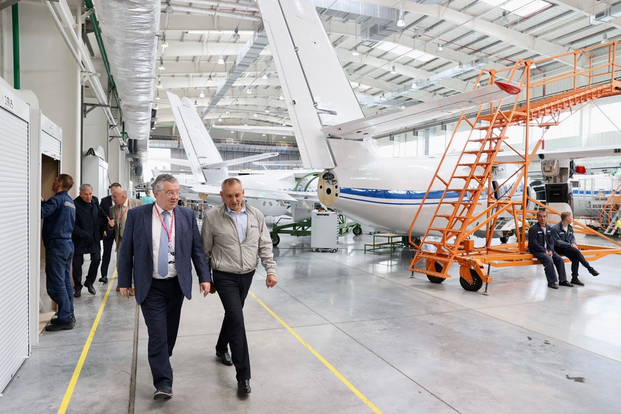 Ректор СПбПУ посетил производственные цеха Уральского завода гражданской авиации
