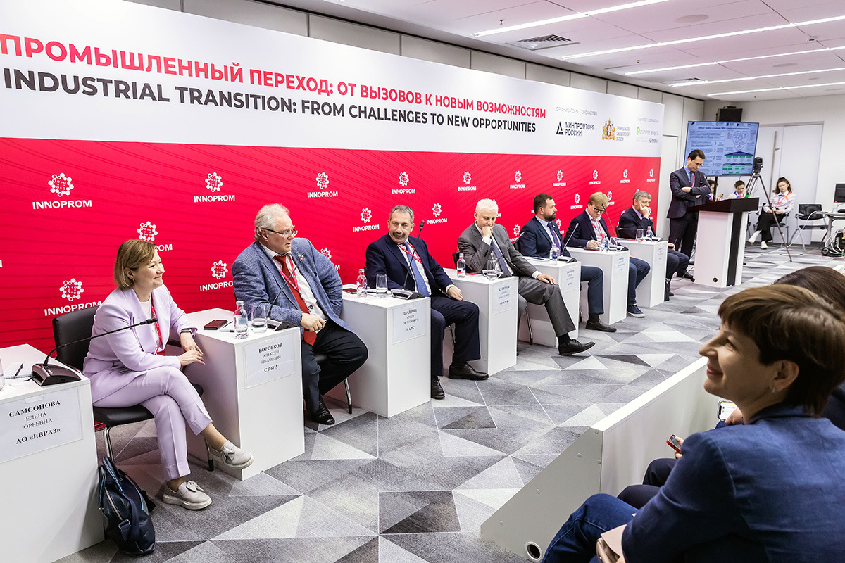 Идет панельная дискуссия «Передовые инженерные школы, как драйвер развития региона и страны» 