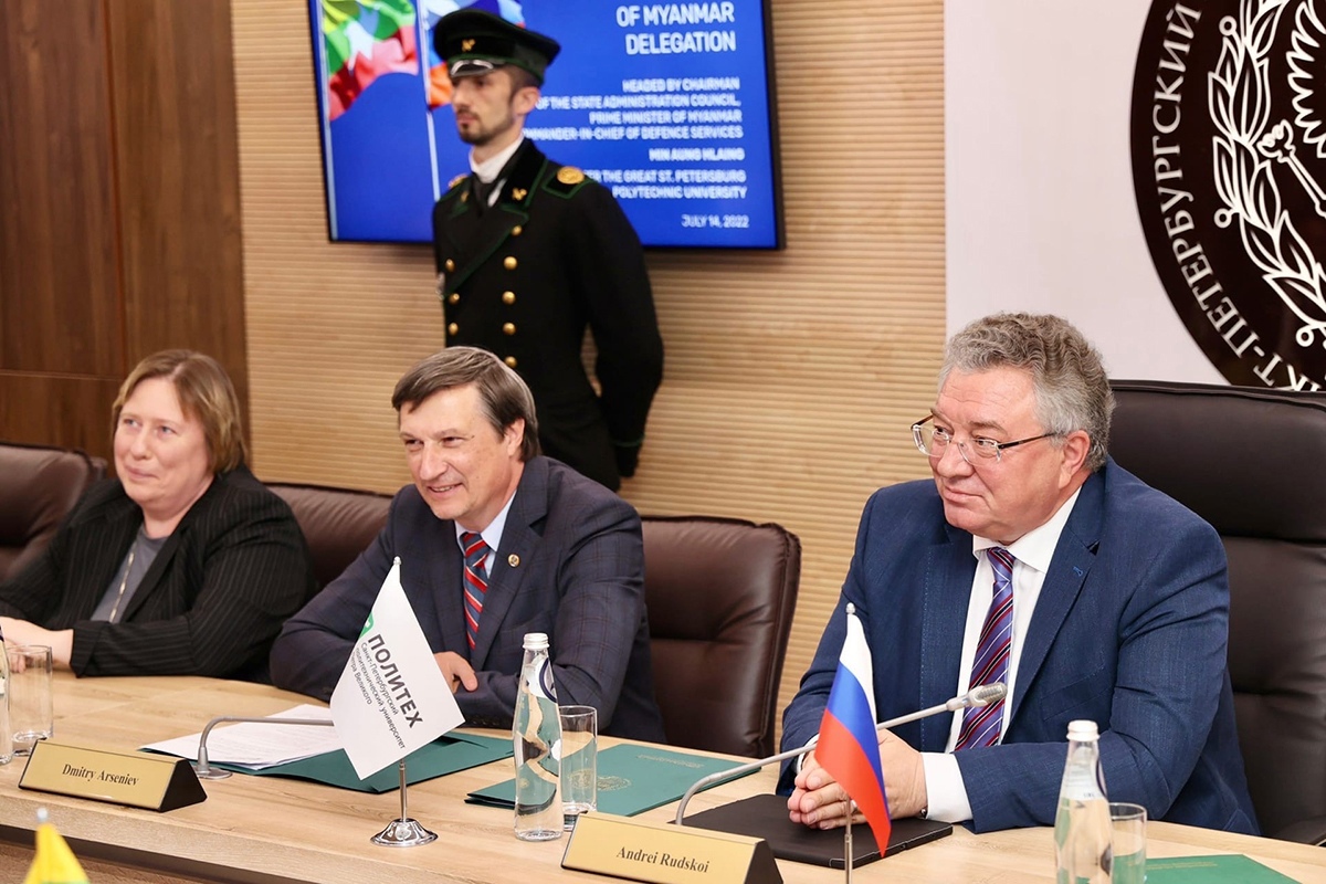Ректор СПбПУ академик РАН Андрей Рудской представил премьер-министру Мьянмы Мину Ауну Хлайну научно-технологический потенциал Политехнического университета Ректор СПбПУ академик РАН Андрей Рудской представил премьер-министру Мьянмы Мину Ауну Хлайну научно-технологический потенциал Политехнического университета