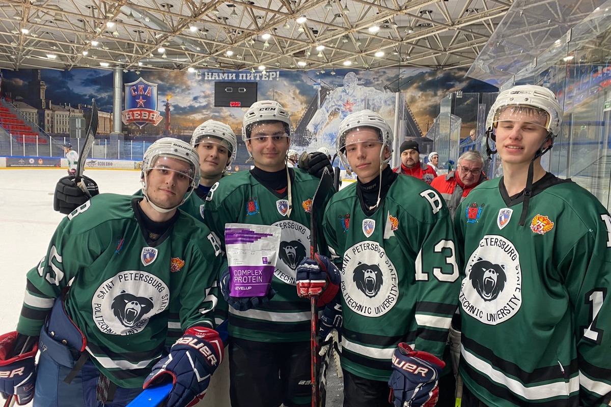 Хоккейная сборная СПбПУ выиграла серебро Всероссийского первенства Студенческой хоккейной лиги