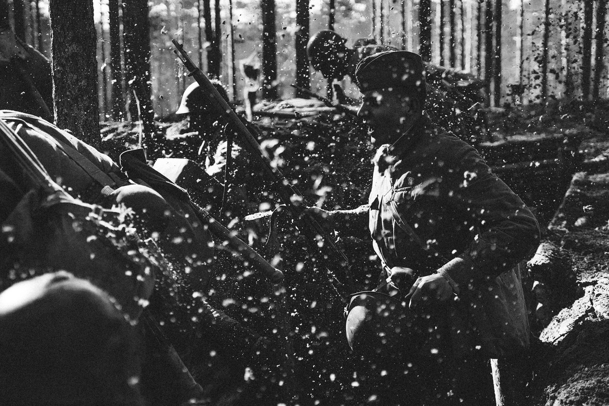 Работы иллюстрируют переживания солдат, командиров, мирных жителей 