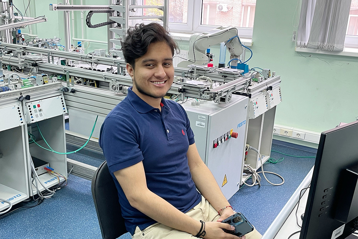 Студент СПбПУ из Колумбии Мигель Монтана 