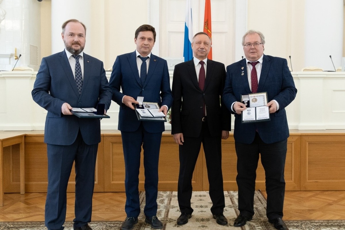 28 мая 2019 года в Смольном состоялась торжественная церемония награждения лауреатов премий правительства Санкт-Петербурга за 2019 год. Награды лауреатам вручал губернатор Санкт-Петербурга Александр Беглов 28 мая 2019 года в Смольном состоялась торжественная церемония награждения лауреатов премий правительства Санкт-Петербурга за 2019 год. Награды лауреатам вручал губернатор Санкт-Петербурга Александр Беглов