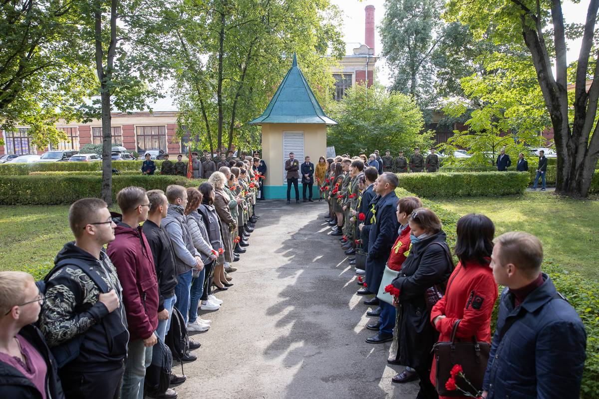 Митинг у памятного знака «Колодец жизни» 