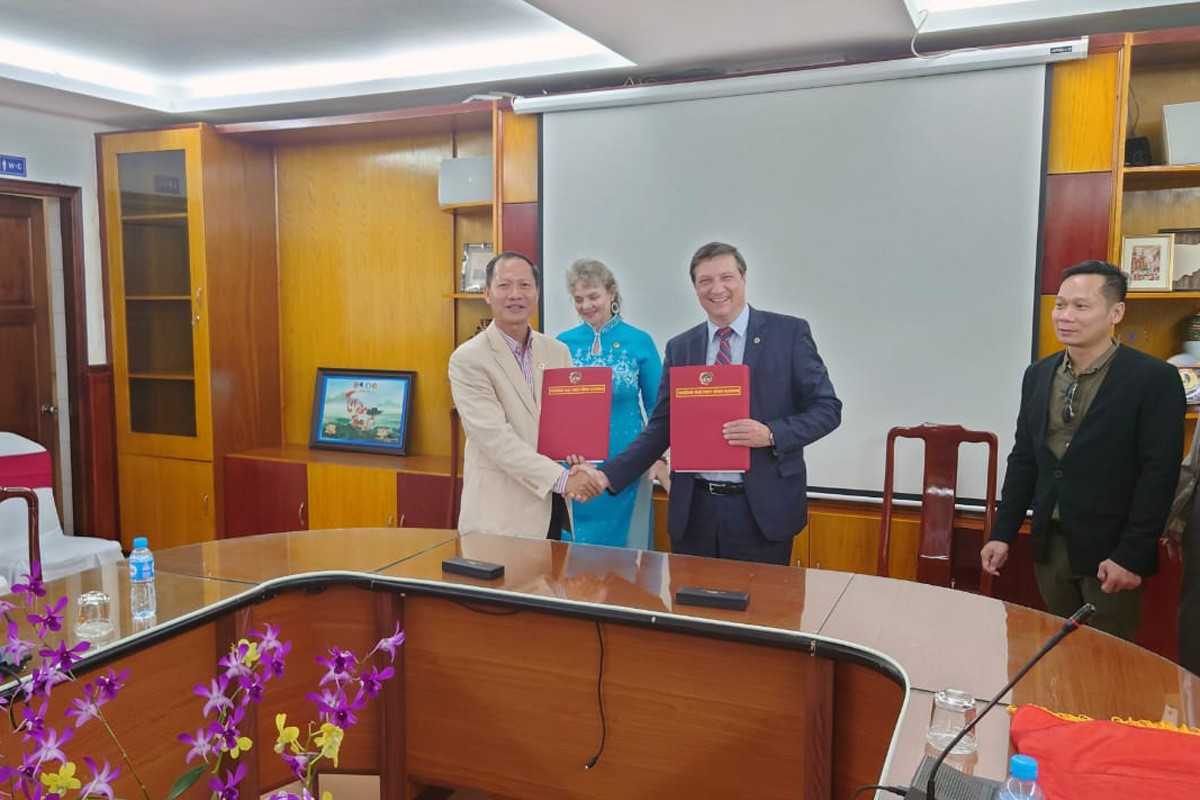 Ректор БЗУ и проректор по международной деятельности СПбПУ подписали акт о вводе новой лаборатории в эксплуатацию 