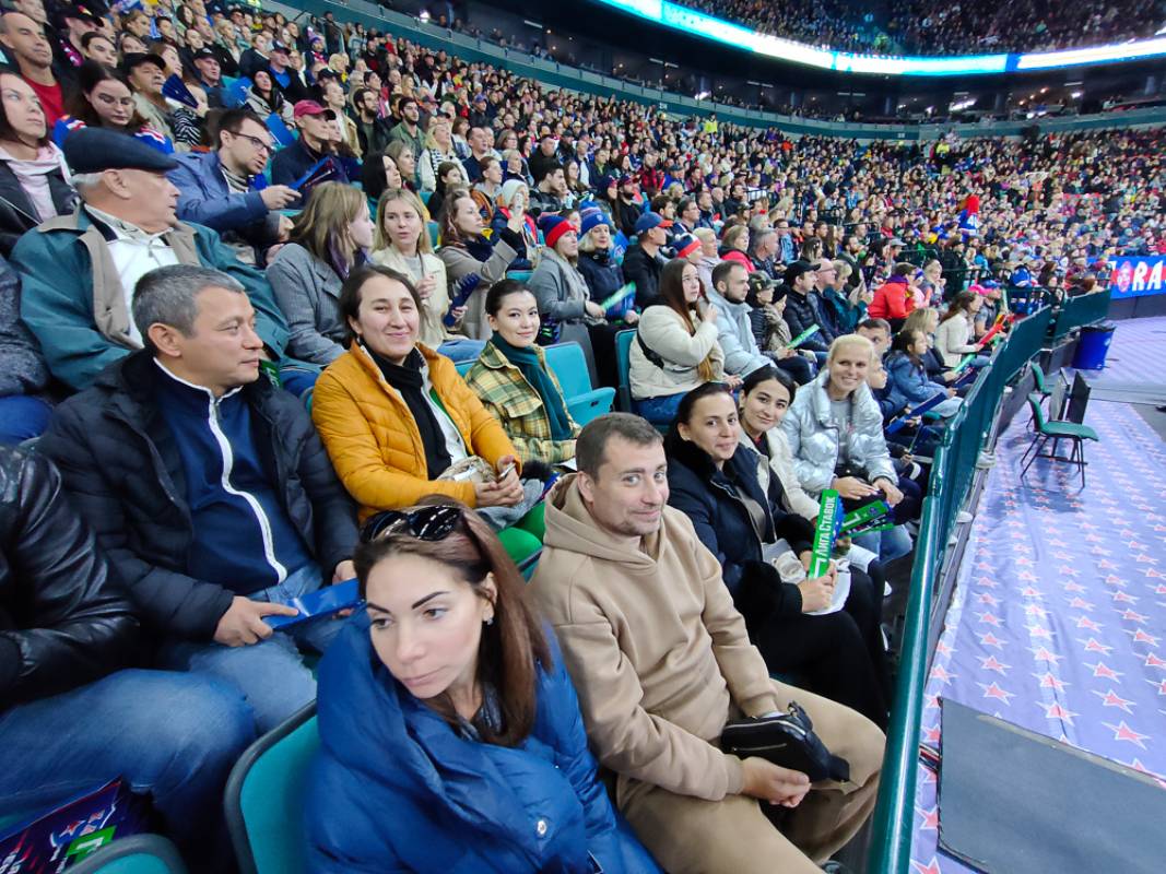 Помимо учебных занятий и экскурсий на предприятия во время визита коллеги из ТГЭУ побывали даже на хоккейном матче «СКА-Динамо Москва