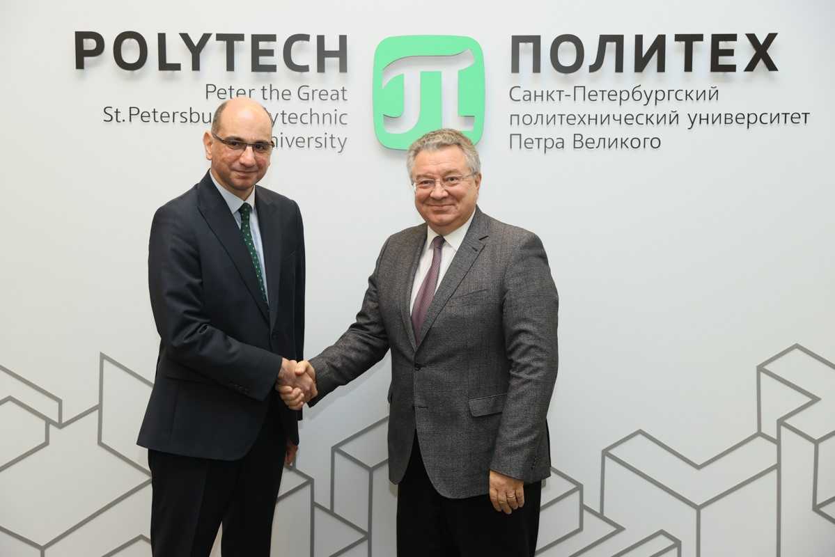 Генеральный консул Турецкой Республики в Санкт-Петербурге Озгун Талу и ректор СПбПУ академик РАН Андрей Рудской 