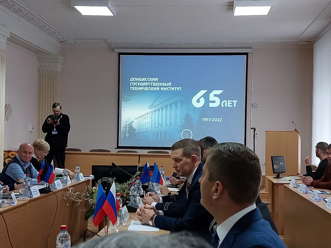В Донбасском государственном техническом институте прошли торжественные мероприятия, посвященные 65-летию основания вуза 