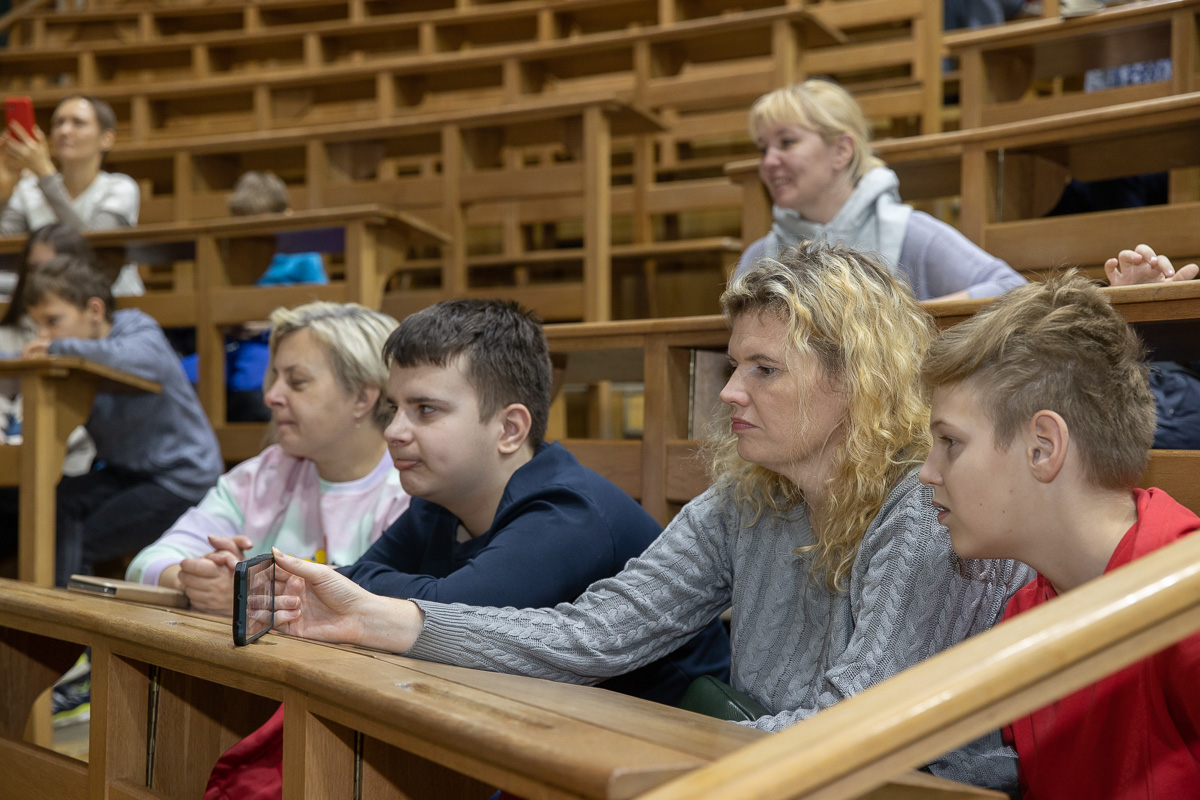 Воспитанники Центра социальной реабилитации инвалидов и детей-инвалидов Калининского района c родителями посетили Политех 