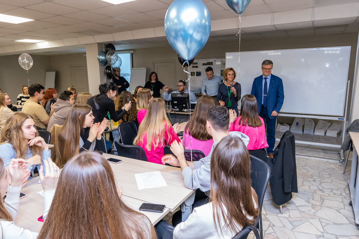 Директор ИПМЭиТ Владимир Щепинин и директор ВШПМ Ольга Калинина приветствовали участников 