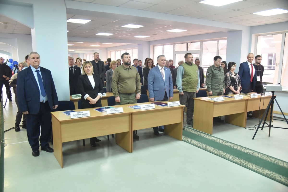 Заведующий лабораторией самовосстанавливающихся конструкционных материалов ИСИ СПбПУ профессор Николай Ватин, уполномоченный ректором Андреем Рудским координировать сотрудничество с вузами Донбасса, принял участие в торжественном заседании Ученого совета ДонНАСА Заведующий лабораторией самовосстанавливающихся конструкционных материалов ИСИ СПбПУ профессор Николай Ватин, уполномоченный ректором Андреем Рудским координировать сотрудничество с вузами Донбасса, принял участие в торжественном заседании Ученого совета ДонНАСА