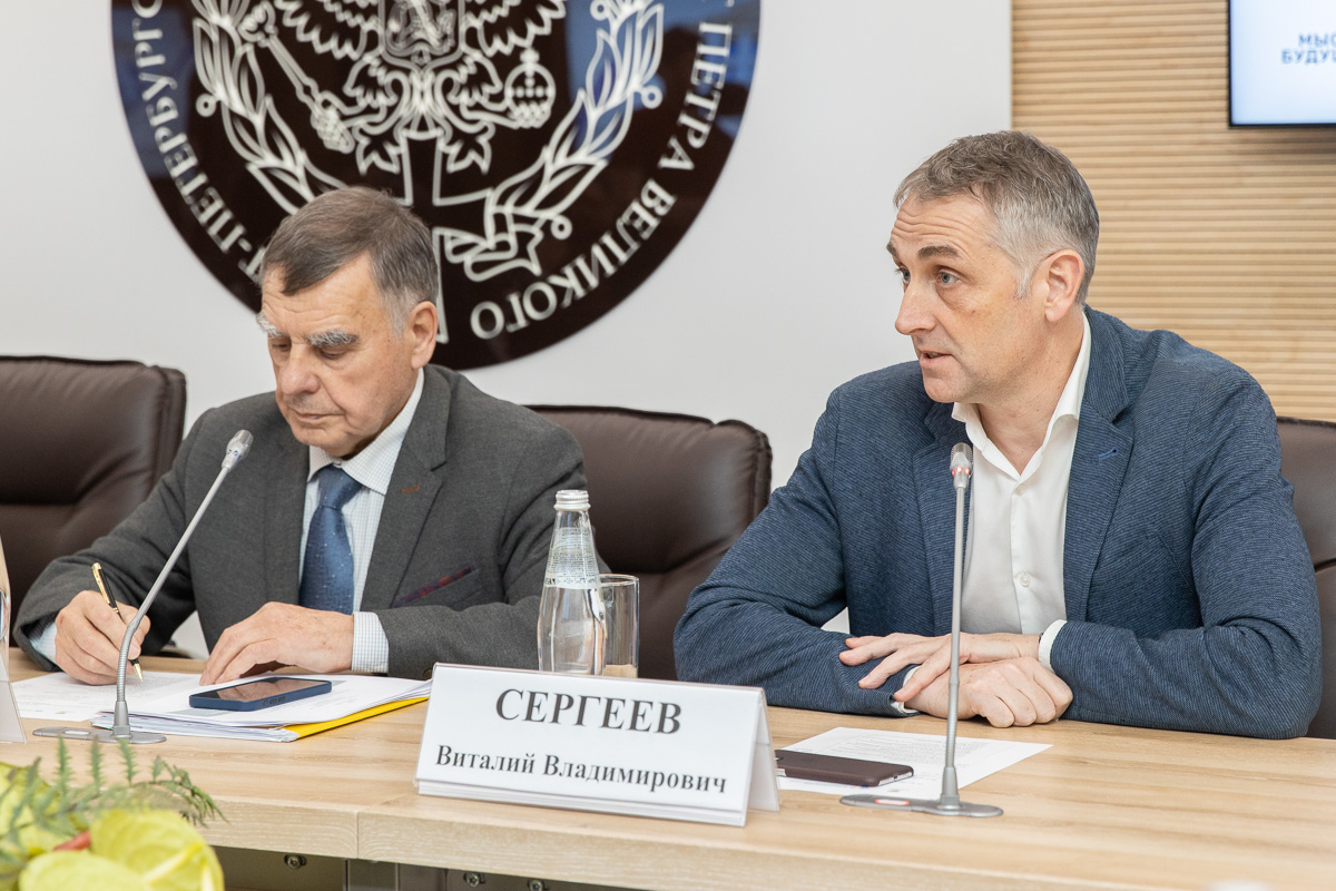 Собравшихся поприветствовал проректор по организационно-правовым вопросам СПбПУ Виталий Сергеев 
