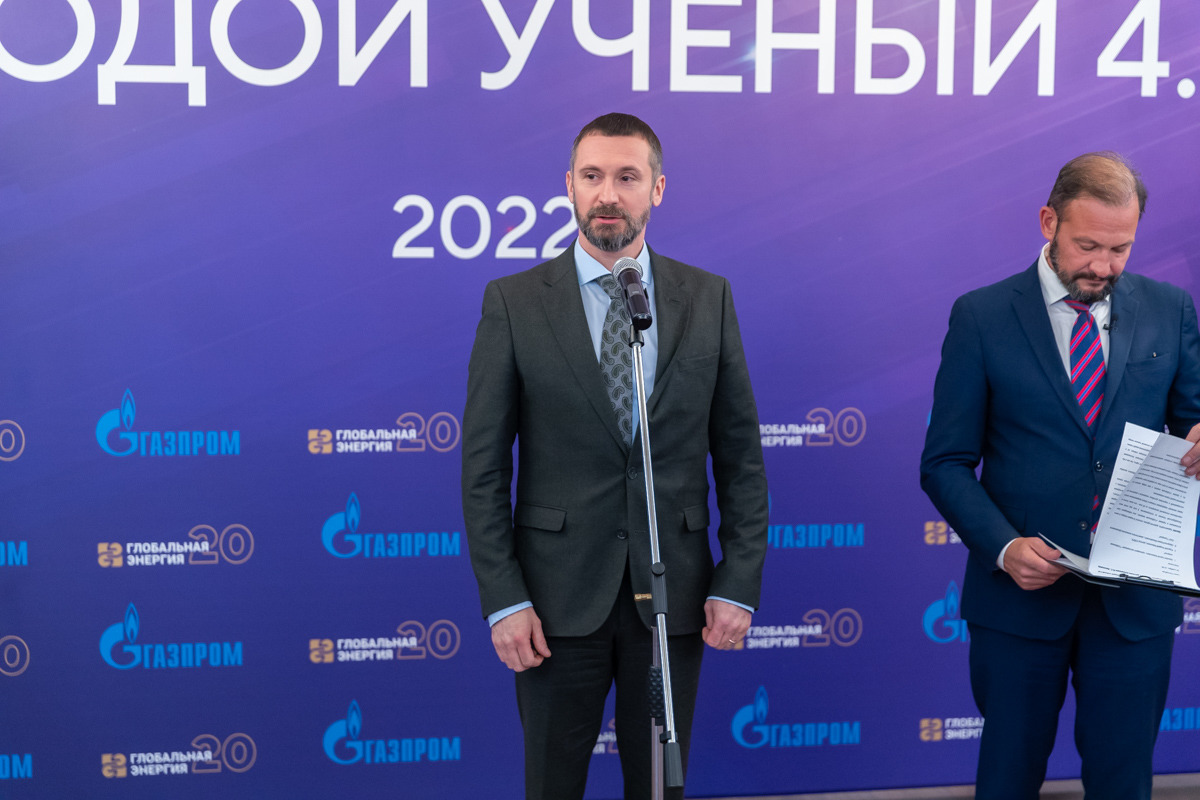 Победителей поздравил заместитель начальника Департамента ПАО «Газпром» Роман Сахартов 