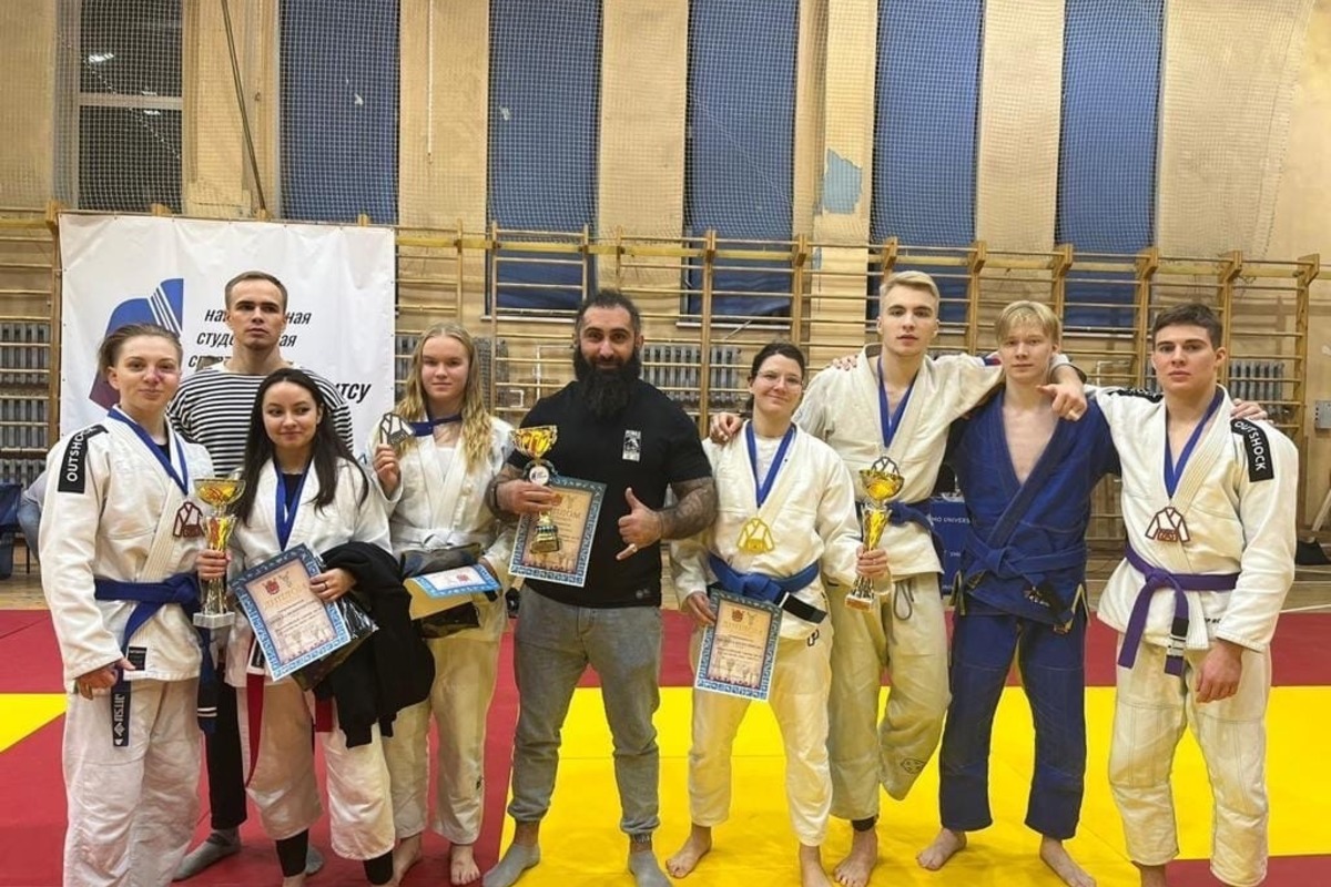 На Всероссийских соревнованиях среди студентов по джиу-джитсу сборная СПбПУ заняла 2 общекомандное место 