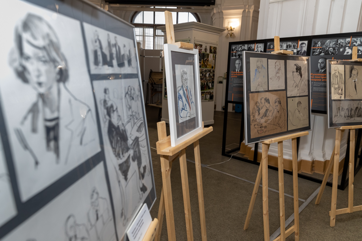 Зарисовки членов Ученого совета, выполненные художниками Академии Штиглица во время юбилейного заседания, посвященного 120-летию Ученого совета 