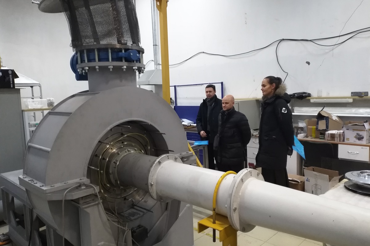 В ходе очного этапа проверки эксперты ознакомились с материально-технической базой 