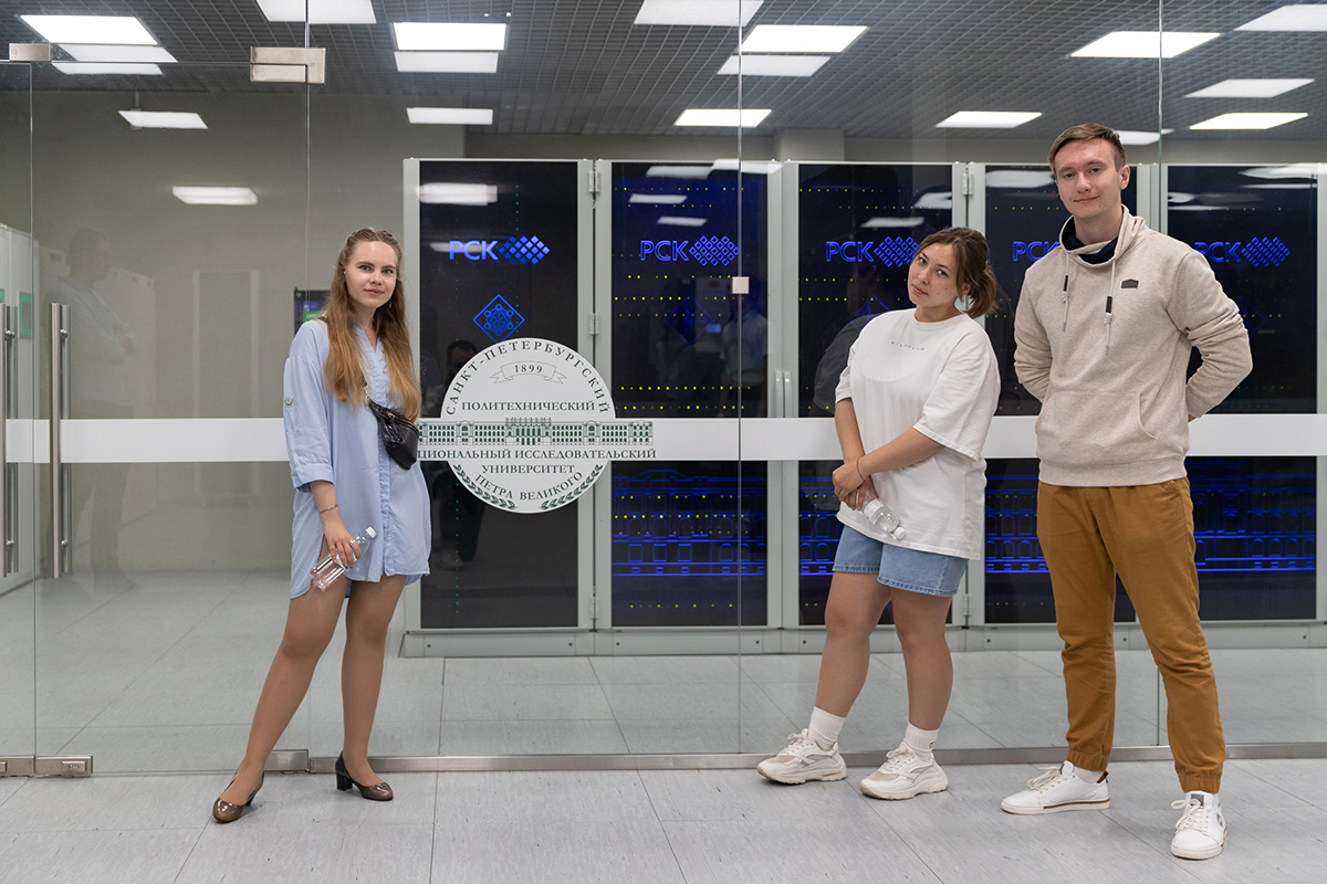 Гости нашего вуза побывали в Суперкомпьютерном центре и Телестудии, познакомились с разработками ученых 