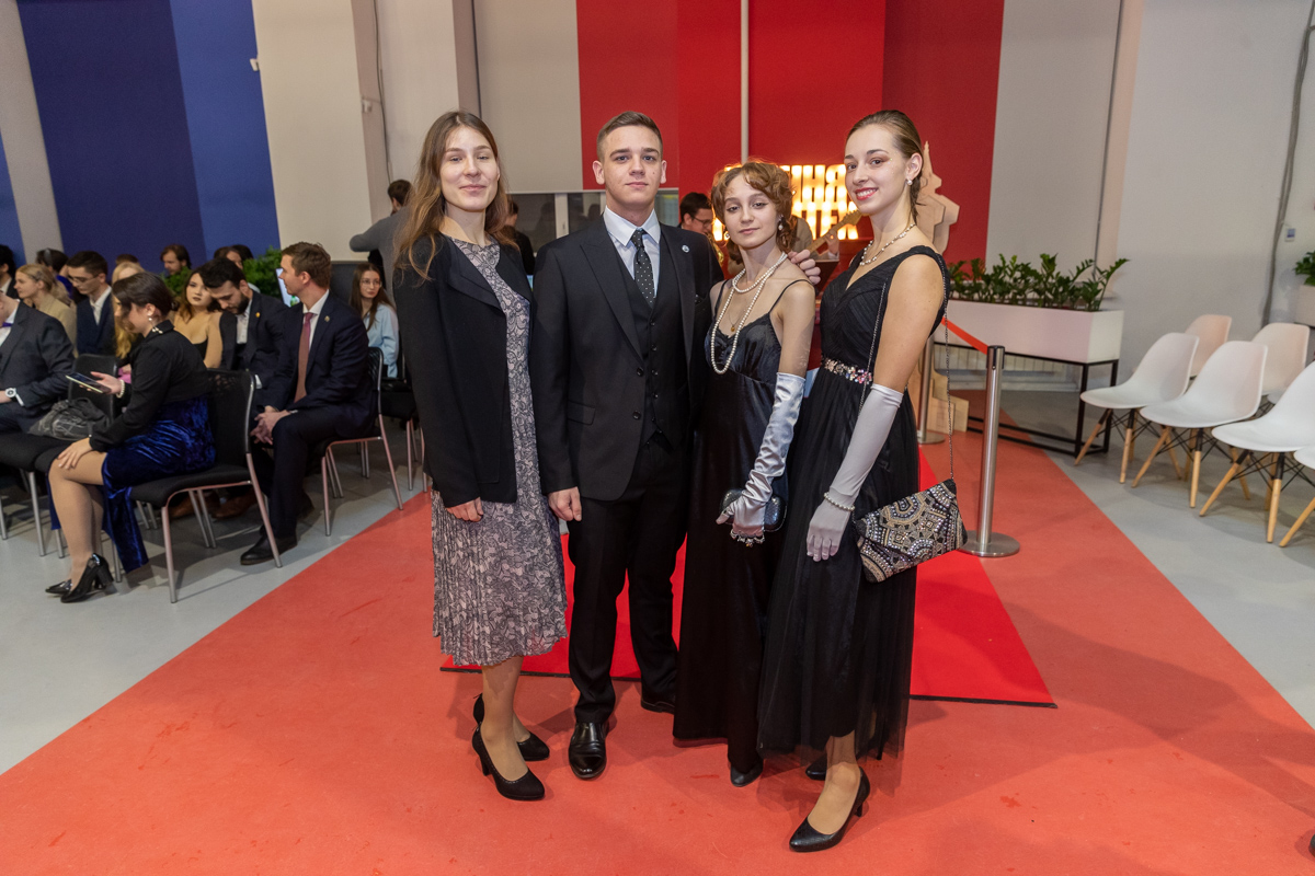 Участники церемонии вручения первой премии «Башня Политех» 