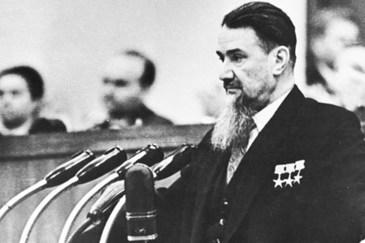 Трижды Герой Социалистического Труда И. В. Курчатова трижды избирали депутатом Верховного Совета СССР, делегатом на ХХ и ХХI съезды КПСС. Архив Музея истории СПбПУ Трижды Герой Социалистического Труда И. В. Курчатова трижды избирали депутатом Верховного Совета СССР, делегатом на ХХ и ХХI съезды КПСС. Архив Музея истории СПбПУ