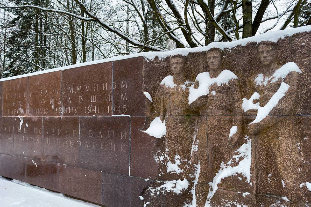 Памятник погибшим политехникам Памятник погибшим политехникам