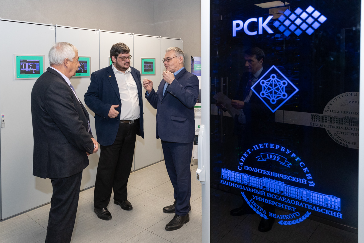 Директору Института проблем управления им. В.А. Трапезникова РАН, академику РАН Дмитрию Новикову рассказали о развитии СКЦ «Политехнический» Директору Института проблем управления им. В.А. Трапезникова РАН, академику РАН Дмитрию Новикову рассказали о развитии СКЦ «Политехнический»