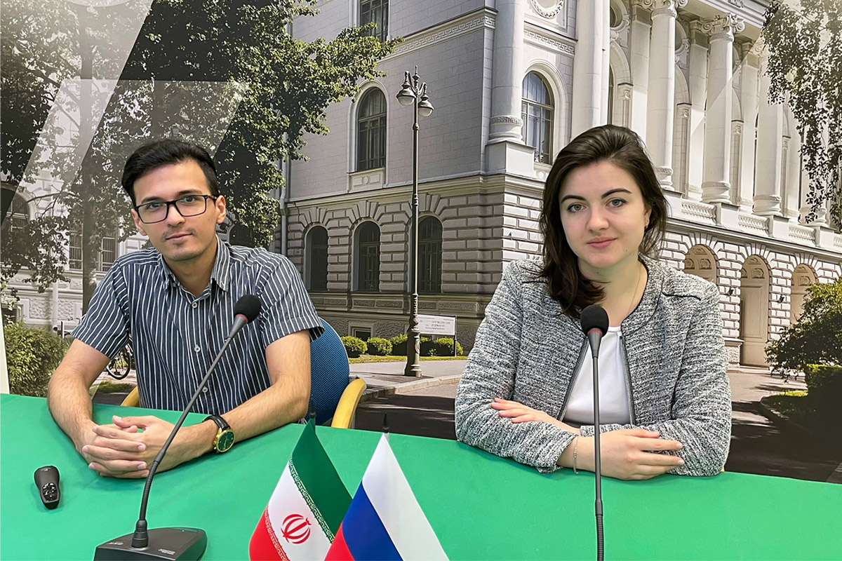 Заместитель начальника Управления международного образования СПбПУ Анна Колотаева и аспирант ИСИ СПбПУ из Ирана Сасан Ченарани Заместитель начальника Управления международного образования СПбПУ Анна Колотаева и аспирант ИСИ СПбПУ из Ирана Сасан Ченарани