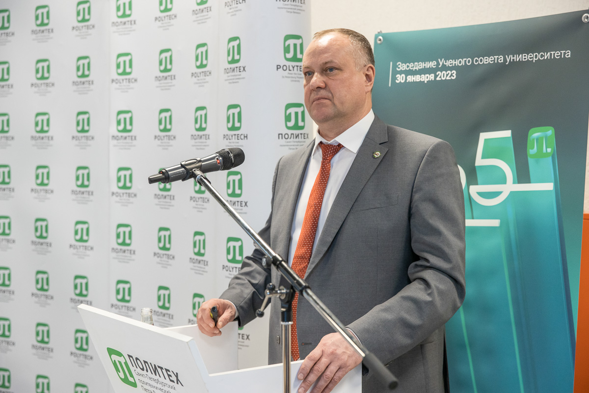 О ходе реконструкции здания учебно-лабораторного корпуса ПИМаша под гостиницу рассказал проректор по инженерно-техническому обеспечению и строительству СПбПУ Михаил Греков 