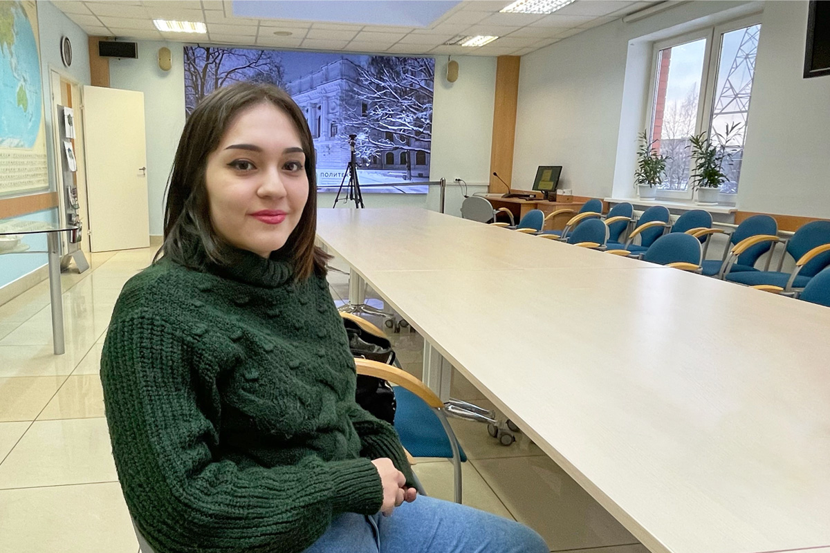 Студентка СПбПУ из Аргентины Эвелин Соса приняла участие в совместном вебинаре между Политехническим университетом и Русским домом в Буэнос-Айресе 