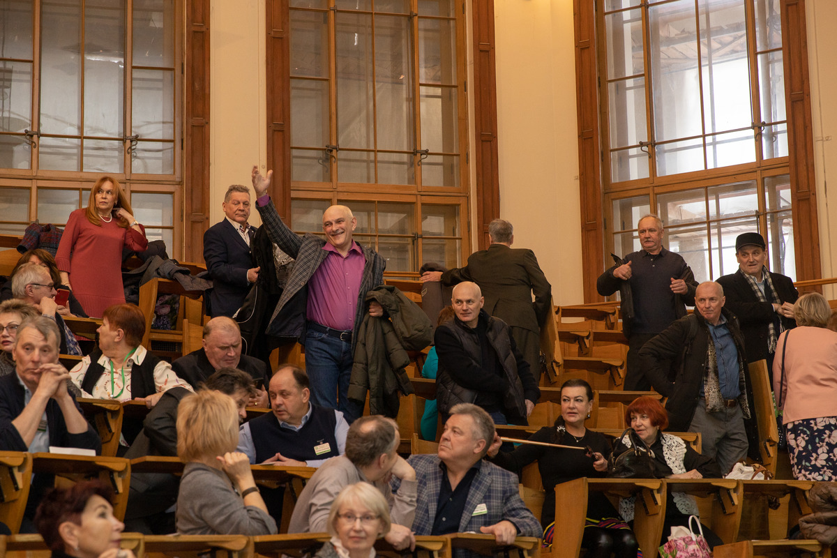 Выпускники физмета 1983 года снова встретились в Политехе 