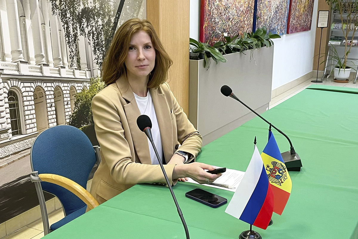 Модератором вебинара для абитуриентов Молдовы со стороны СПбПУ выступила директор Центра международного рекрутмента и коммуникаций Мария Бочарова 