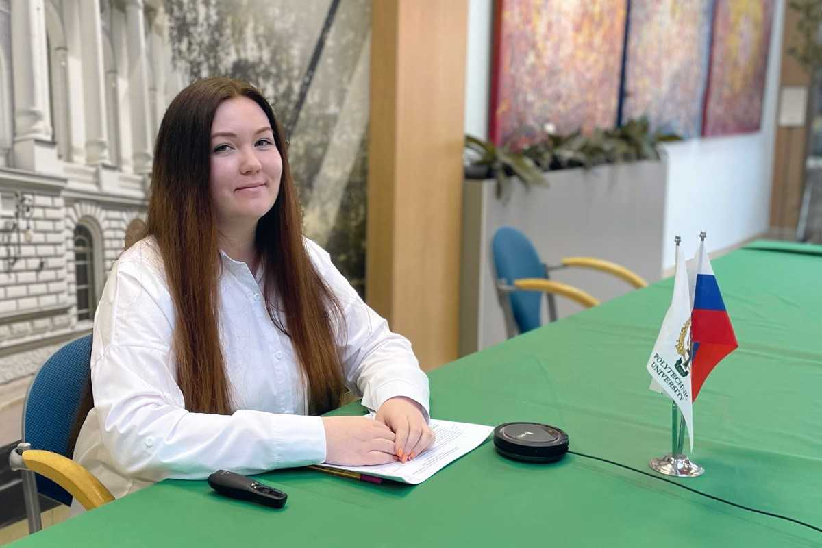 Ведущий специалист Admission office Анастасия Сидорова выступила модератором Дня открытых дверей для иностранных абитуриентов 