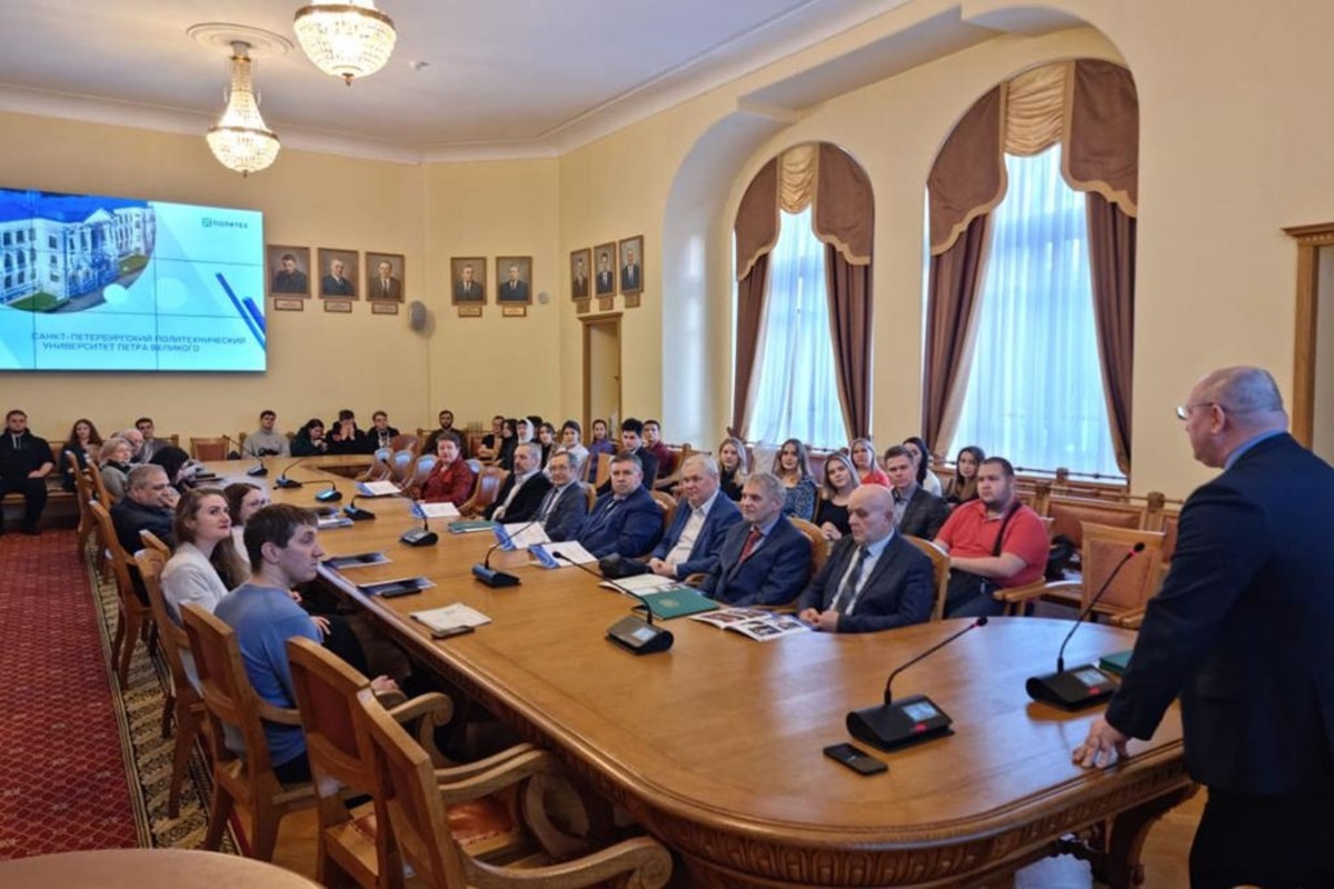 В зале заседаний Ученого совета прошло торжественное заседание, посвященное 20-летию со дня возрождения юридического образования в Политехническом 