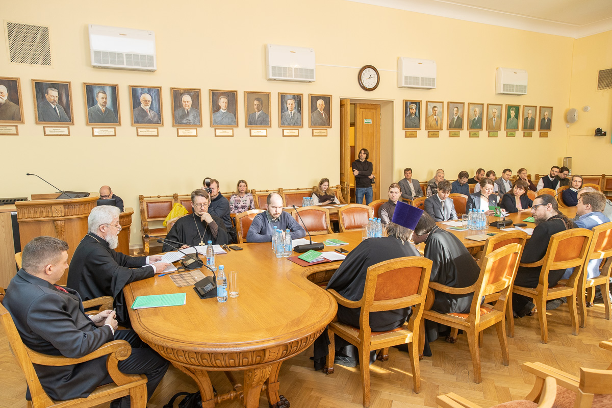 Модератором беседы выступил настоятель храма Покрова Пресвятой Богородицы при СПбПУ протоиерей Александр Румянцев Модератором беседы выступил настоятель храма Покрова Пресвятой Богородицы при СПбПУ протоиерей Александр Румянцев