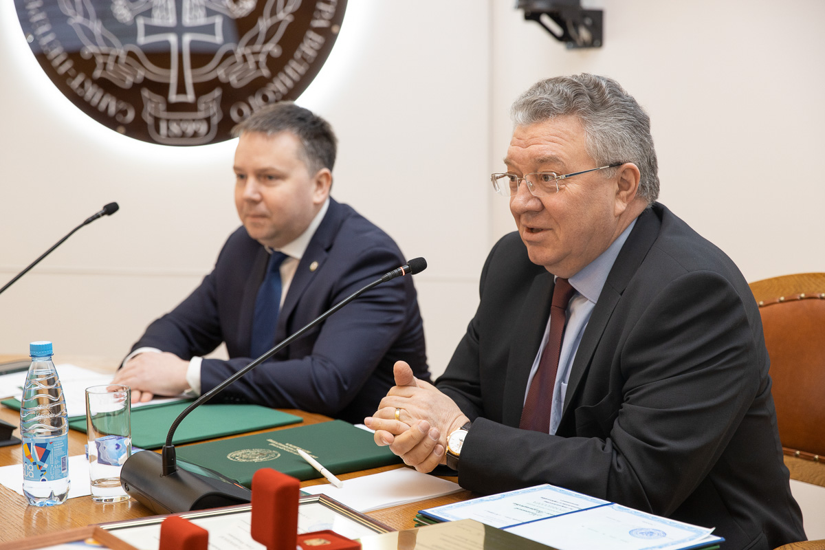 Ректор СПбПУ академик РАН Андрей Рудской и ученый секретарь университета Дмитрий Карпов 