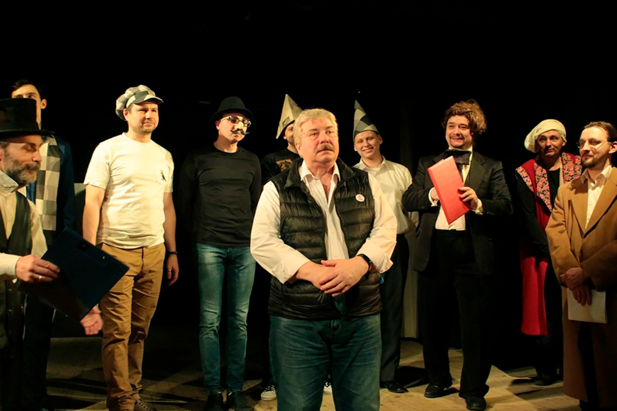 Друзья и коллеги поздравили художественного руководителя театра «Глагол» Константина Гершова с двойным юбилеем 