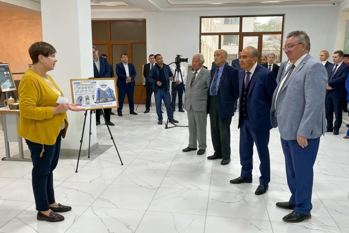 Директор Гуманитарного института СПбПУ Наталья Чичерина представила концепцию фотовыставки, которая открылась в СамГУ Директор Гуманитарного института СПбПУ Наталья Чичерина представила концепцию фотовыставки, которая открылась в СамГУ