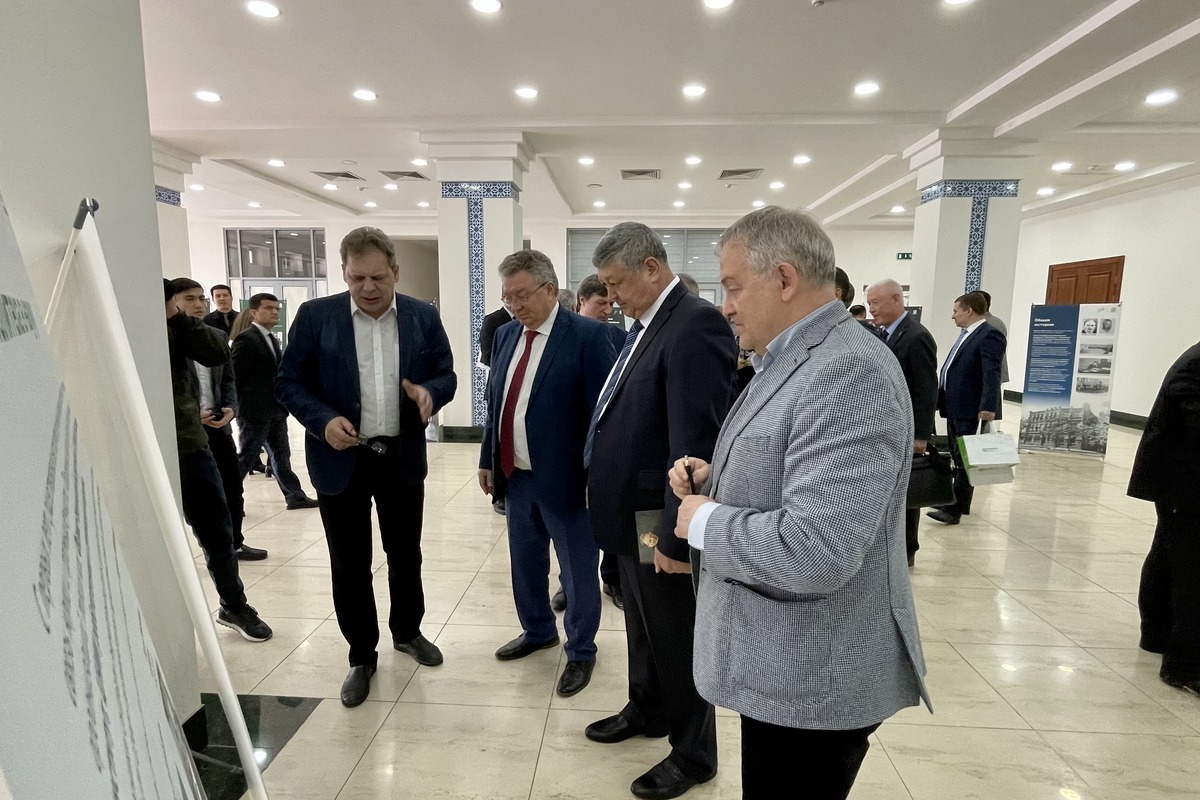 Выставка Музея истории СПбПУ в Ташкенте открылась на площадке ТГТУ 