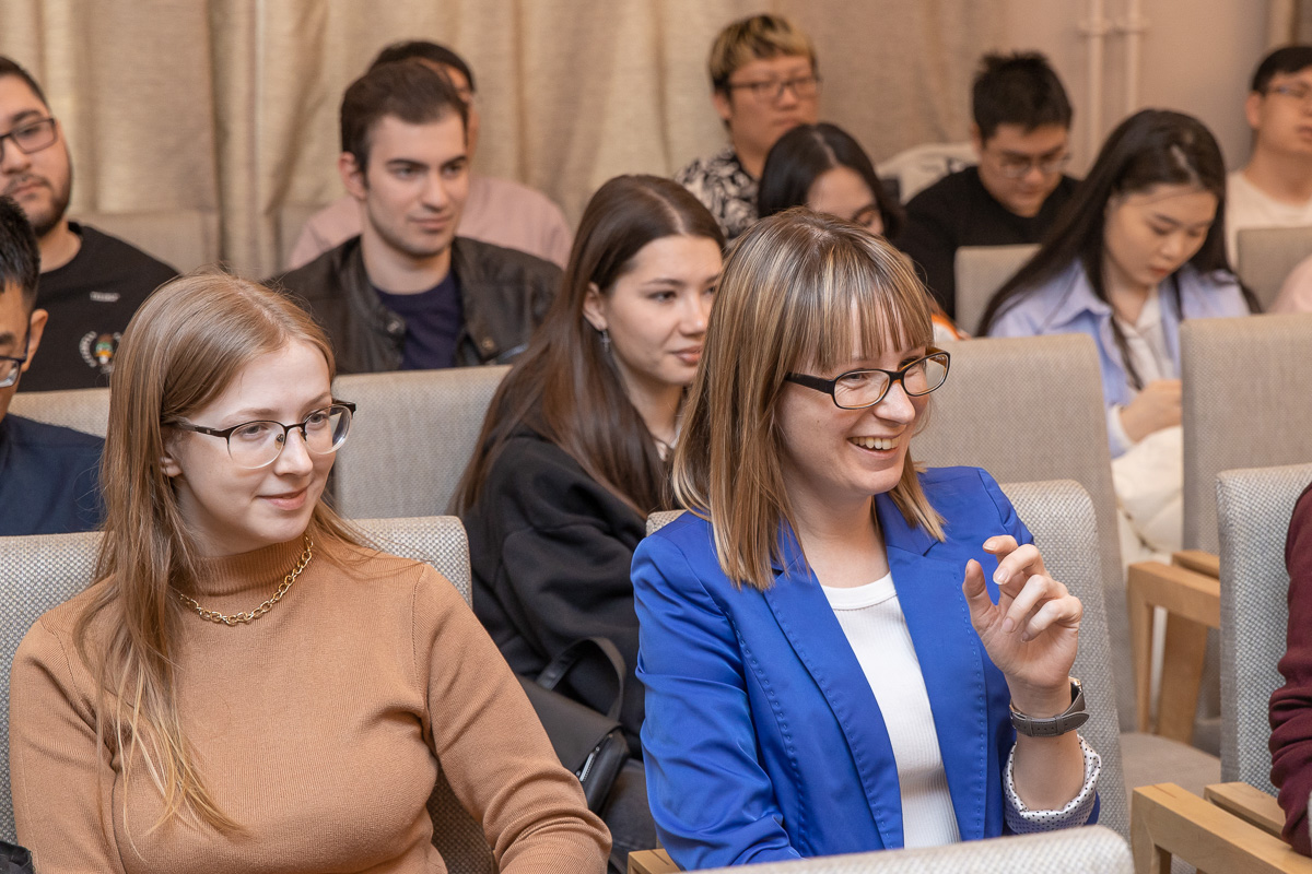 Для «разогрева» аудитории спикеры предлагали ответить на вопросы викторины 