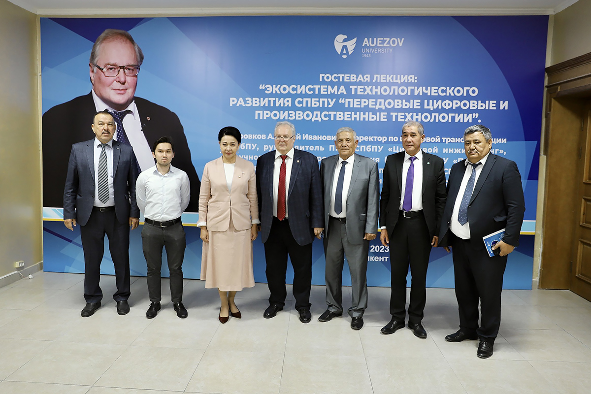 Алексей Боровков и делегация Южно-Казахстанского университета 