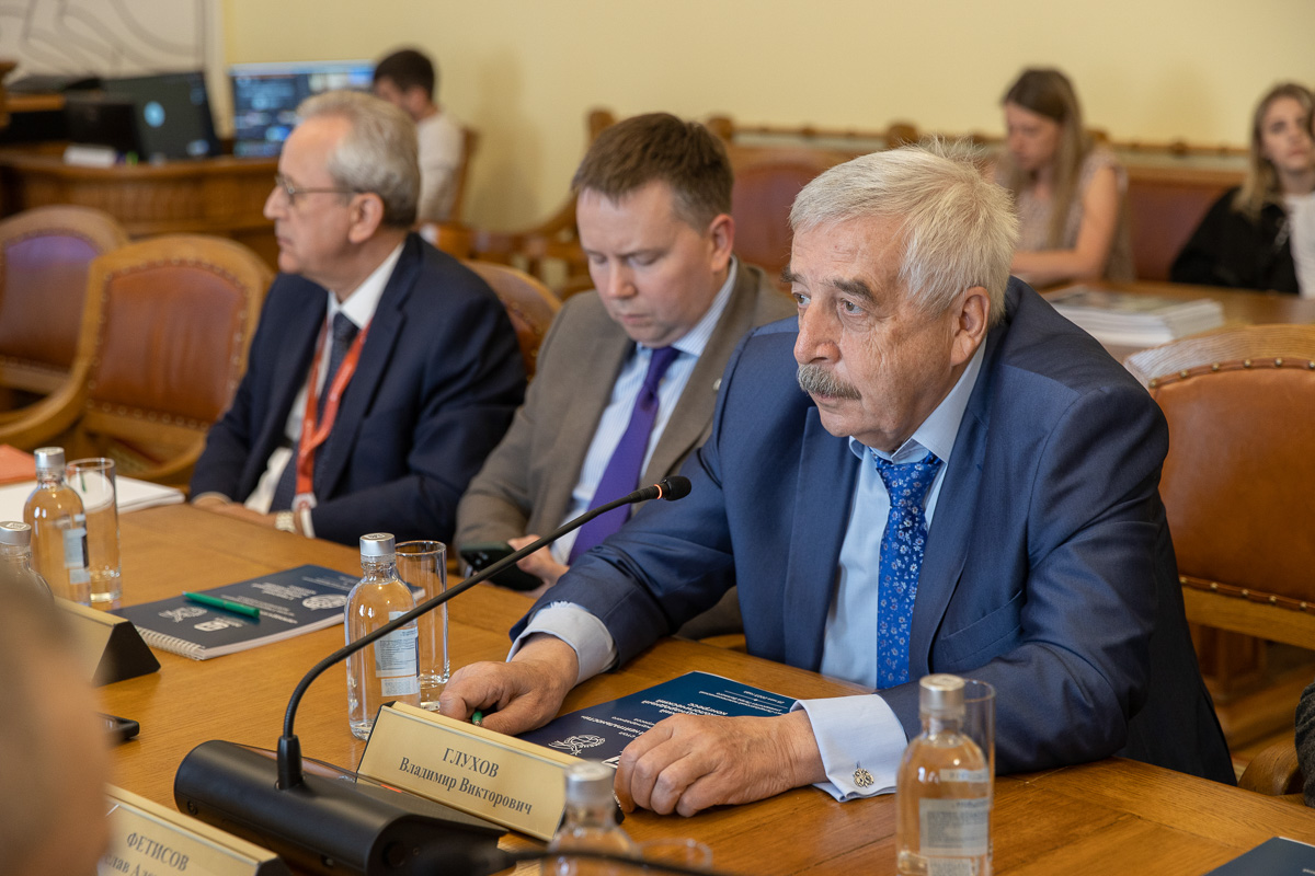 Руководитель административного аппарата