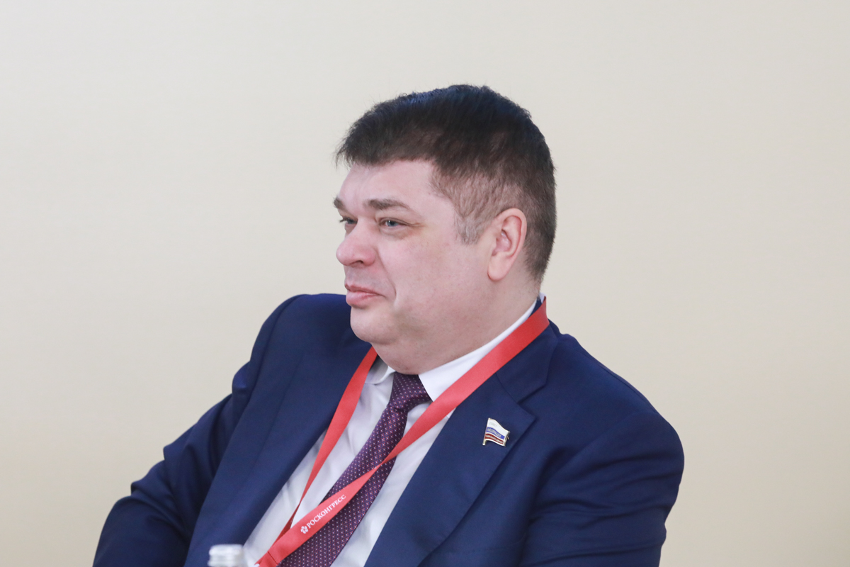 Первый заместитель председателя Комитета СФ по науке, образованию и культуре Дмитрий Василенко 