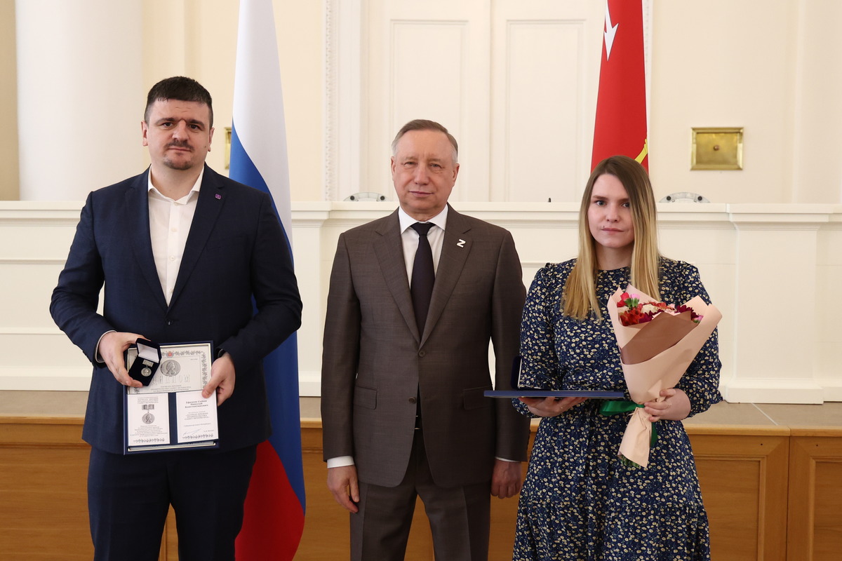 Заместитель генерального директора, главный конструктор по цифровому моделированию ООО «Центротех-Инжиниринг», кандидат технических наук Алексей Глазунов и инженер, специалист отдела энергетического машиностроения Дарья Ожгибесова Заместитель генерального директора, главный конструктор по цифровому моделированию ООО «Центротех-Инжиниринг», кандидат технических наук Алексей Глазунов и инженер, специалист отдела энергетического машиностроения Дарья Ожгибесова