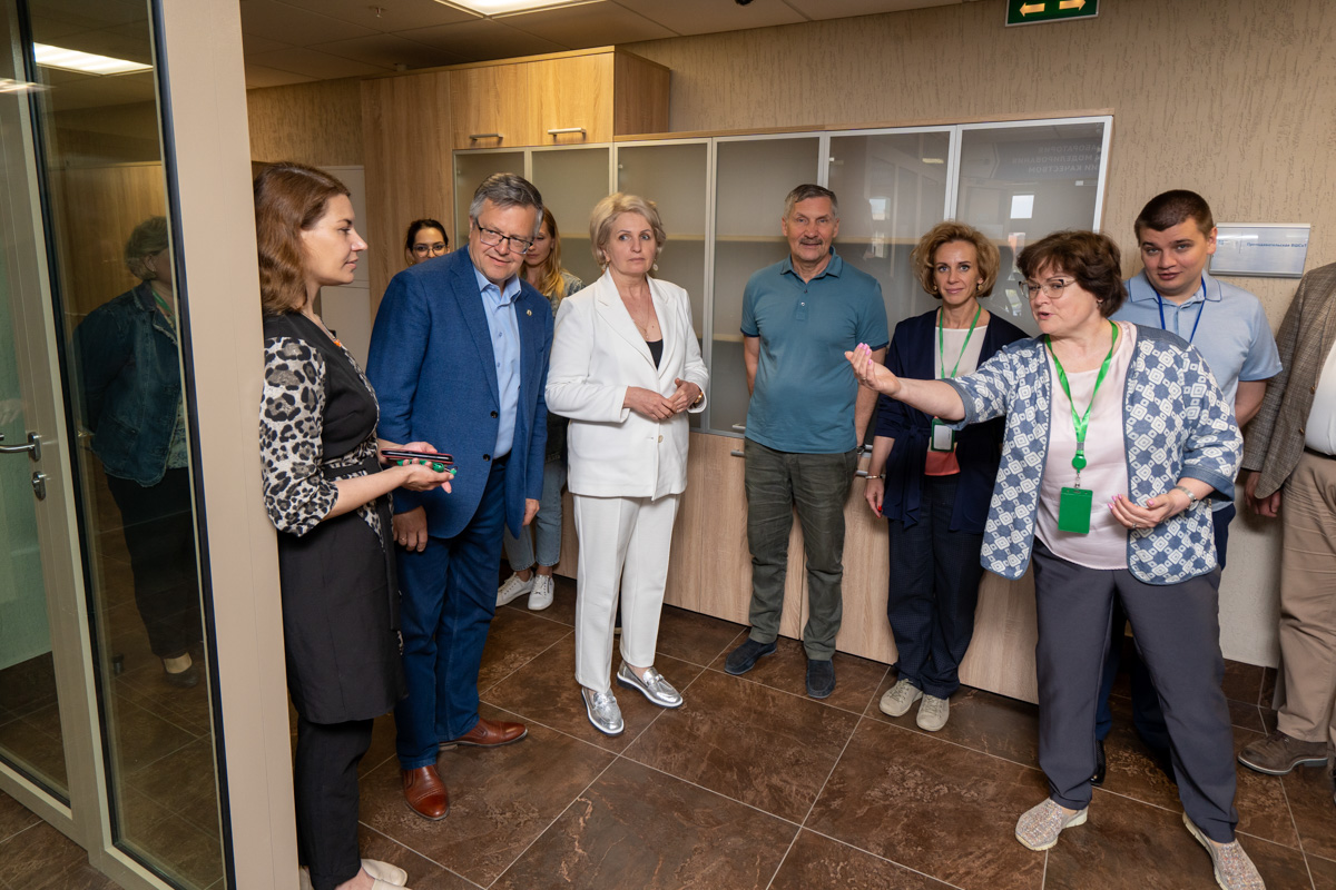 Для каждой установки и комплекса разработаны лабораторные работы 