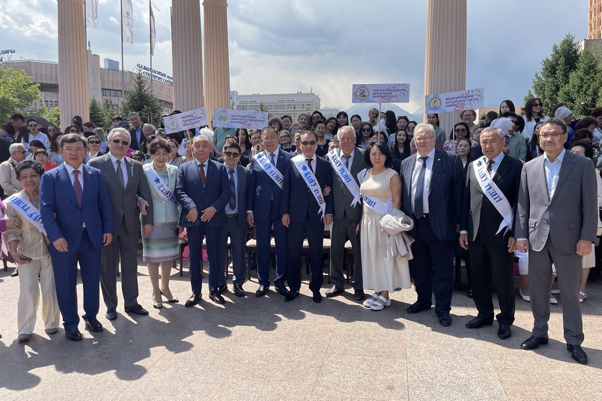 Алексей Боровков стал почетным гостем на Дне выпускников КазНУ 