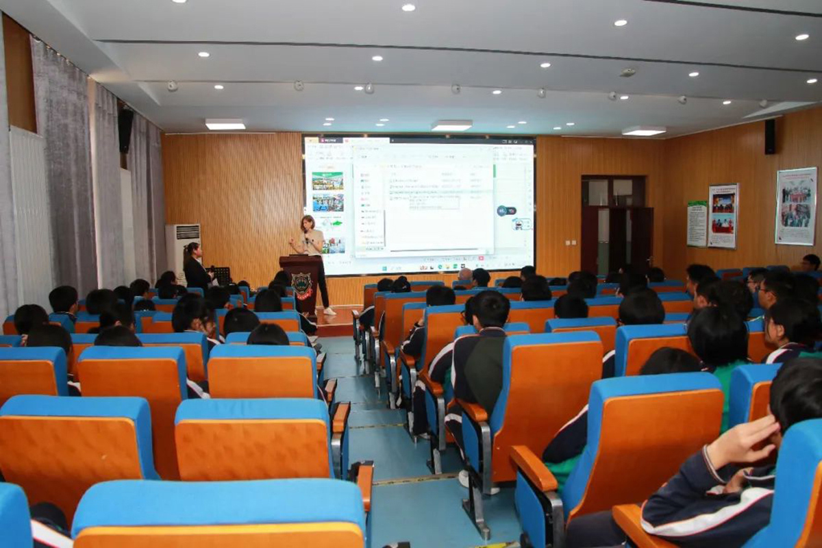 19-20 мая 2023 г. в рамках программы состоялись визиты в три школы города Таншань 