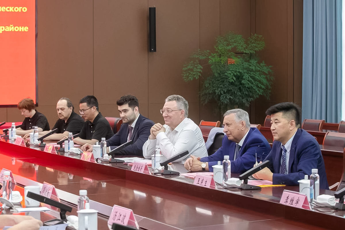 Подписан договор о создании научно-образовательного центра «Умные материалы и интеллектуальные технологии» в городе Ханчжоу 