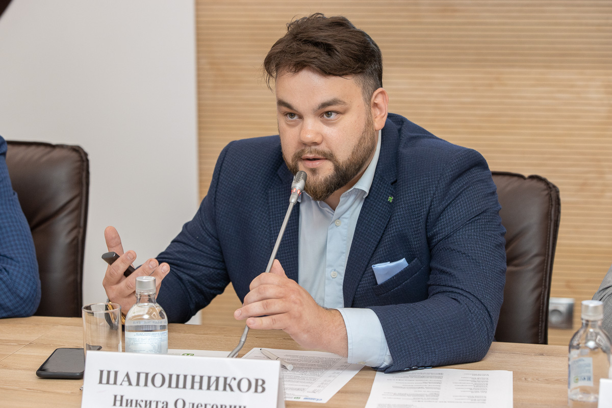 Директор Научно-образовательного центра «Газпромнефть-Политех» Никита Шапошников представил целевую модель развития взаимодействия СПбПУ и «Газпром нефти» 