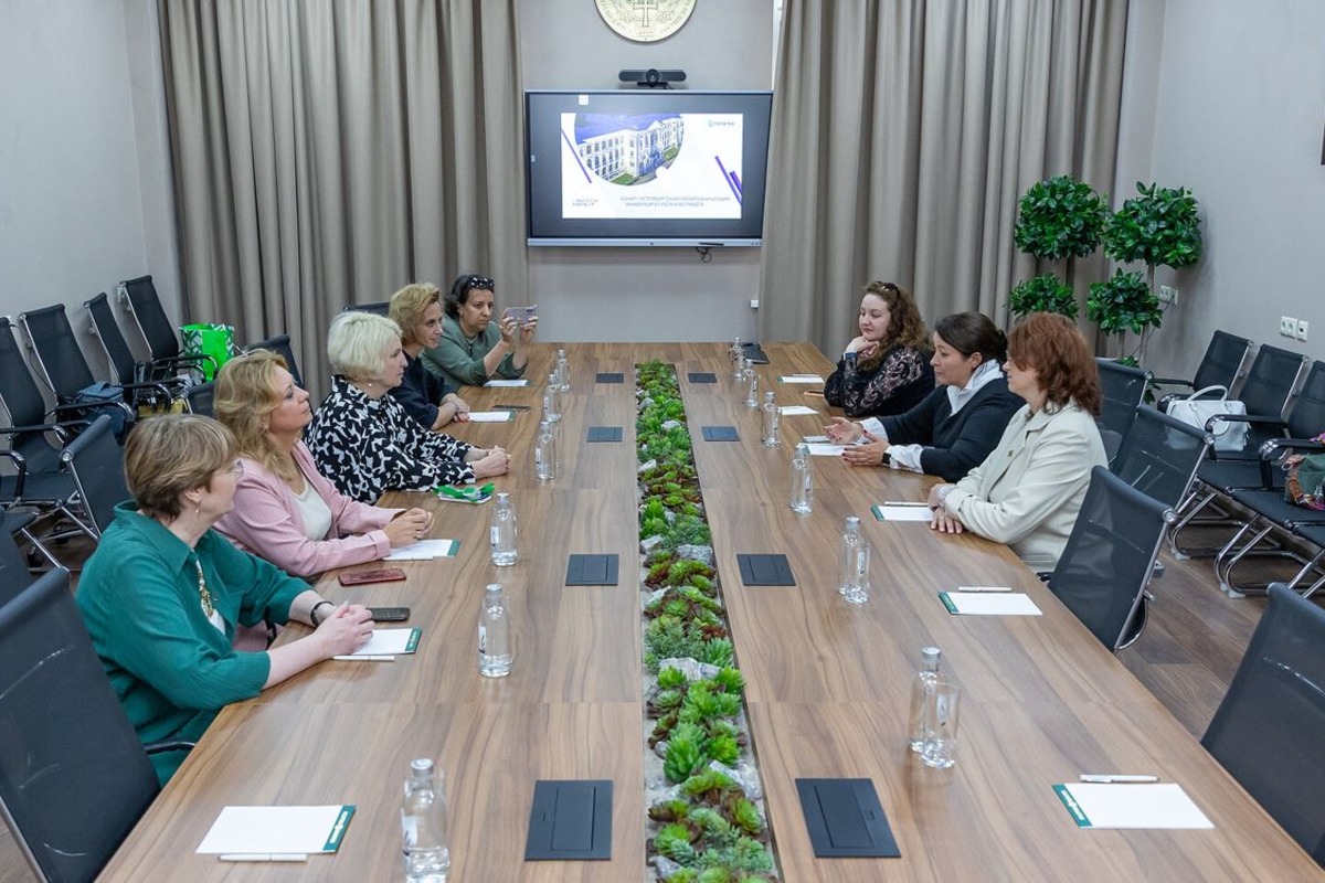 Участники церемонии подписания соглашения обсудили направления взаимодействия