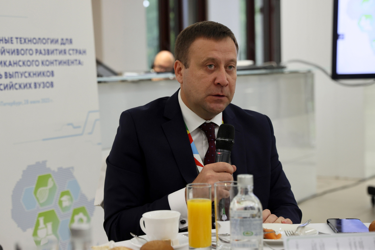 Заместитель руководителя Россотрудничества Павел Шевцов