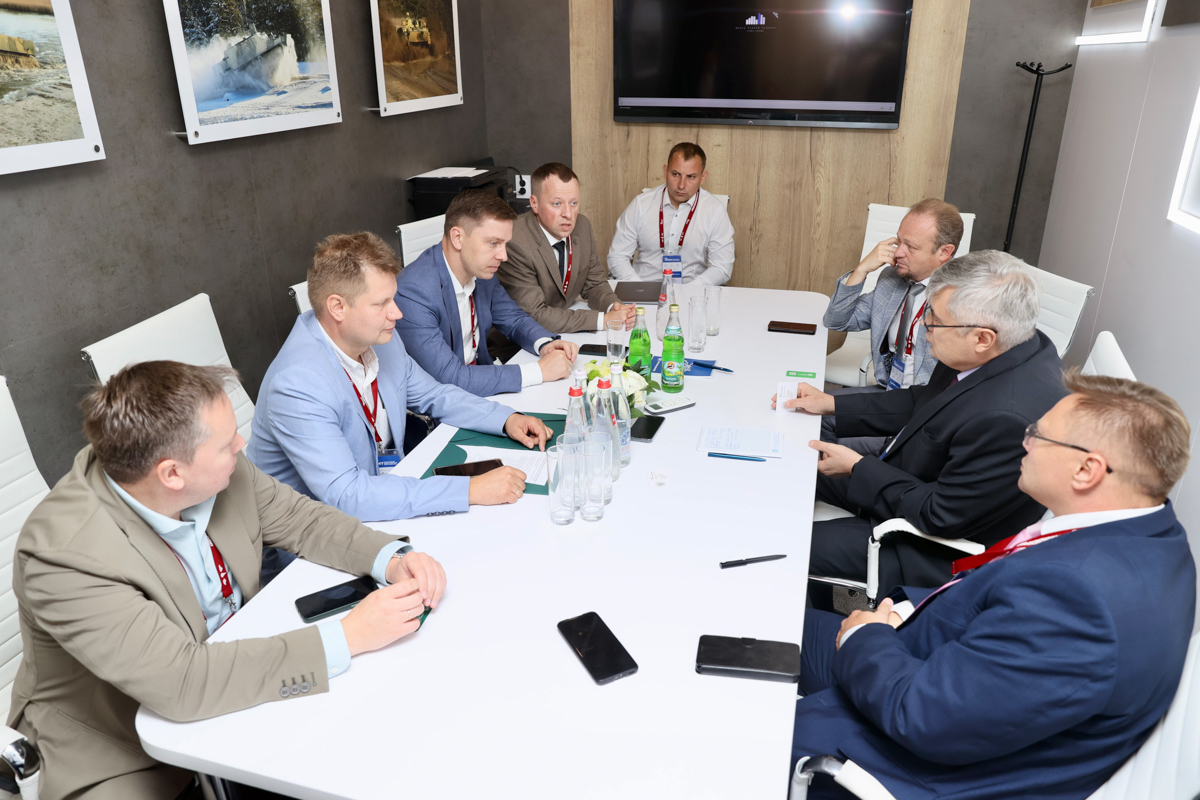 Делегация Политеха на встрече с ПАО «Курганмашзавод» Делегация Политеха на встрече с ПАО «Курганмашзавод»